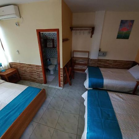 Hostal Janet Starlink Puerto Villamil Exterior foto