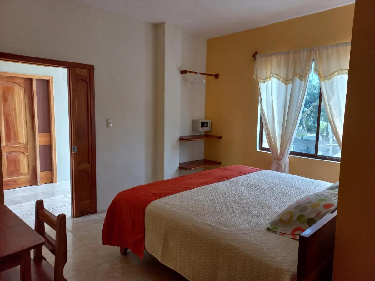 Hostal Janet Starlink Puerto Villamil Exterior foto