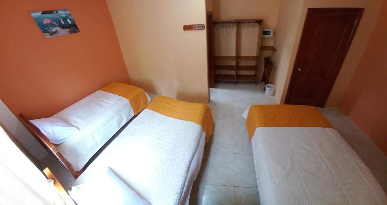 Hostal Janet Starlink Puerto Villamil Exterior foto
