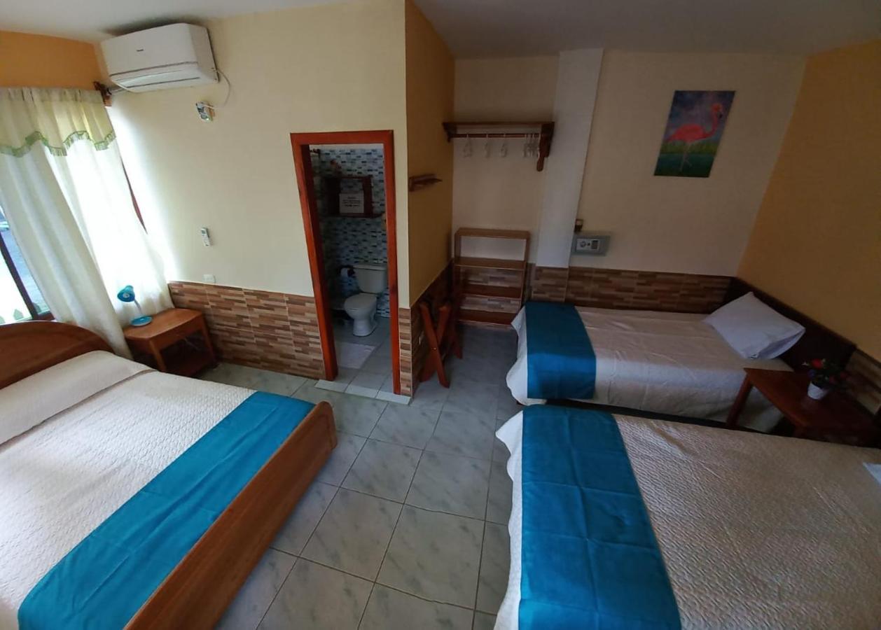 Hostal Janet Starlink Puerto Villamil Exterior foto